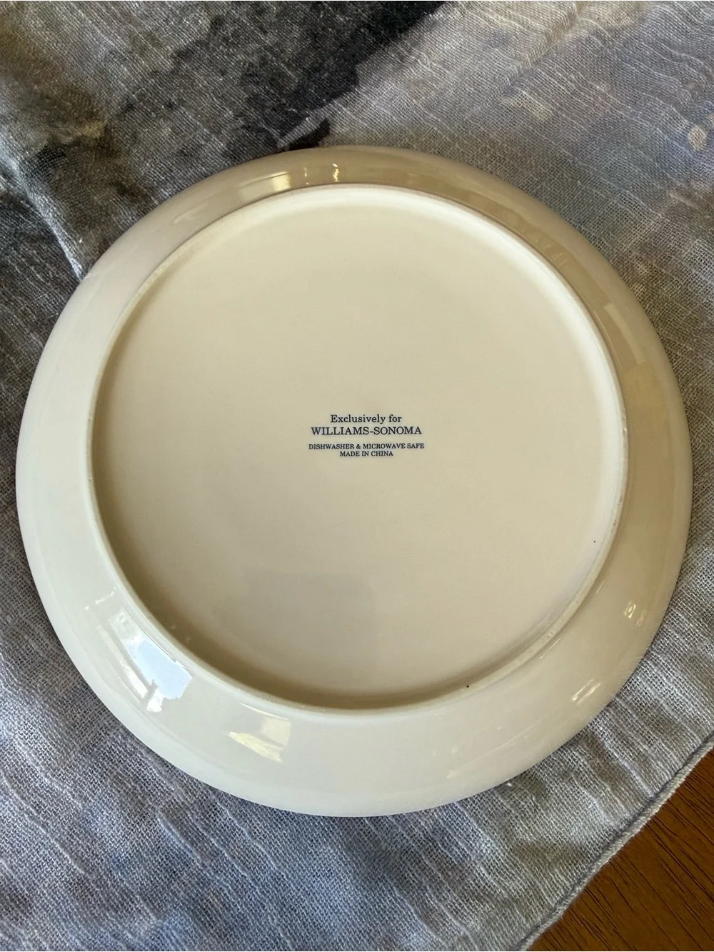 Red Spanish flower Plate Vibrant Red Williams Sonoma 8.5”